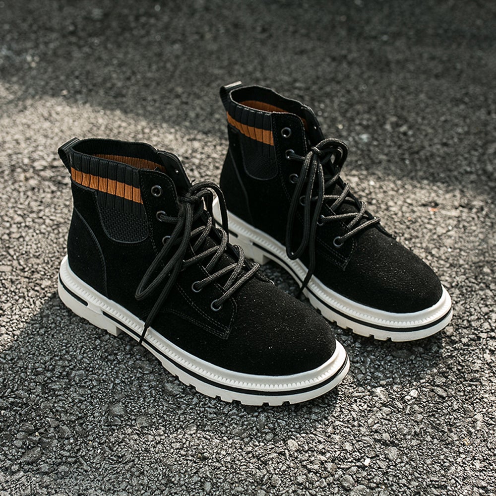 Bottes Femme Martin Respirantes en Daim Noires – Confort Élégant et Adhérence Parfaite Bottes pour femmes Electro Paris