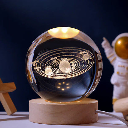 Veilleuse Boule de Cristal Gravée 3D avec Socle LED en Bois pour Décoration Élégante Lumières de nuit Electro Paris Système solaire