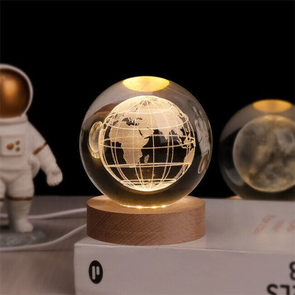 Veilleuse Boule de Cristal Gravée 3D avec Socle LED en Bois pour Décoration Élégante Lumières de nuit Electro Paris Terre