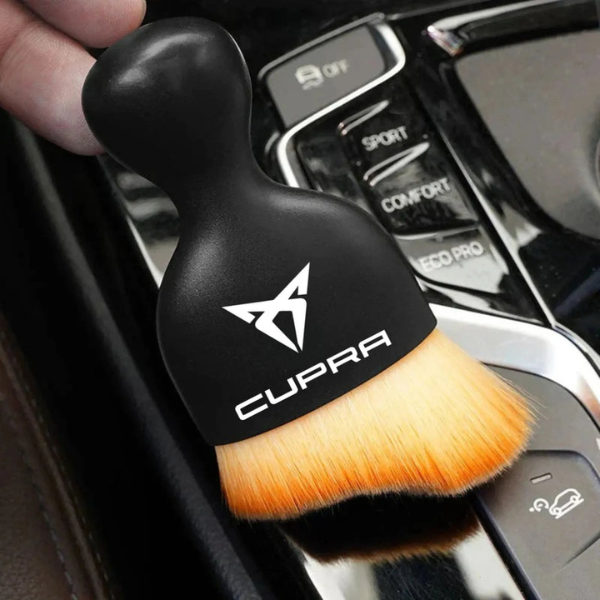 Brosse de nettoyage voiture – Intérieur pratique et efficace Electro Paris Cupra