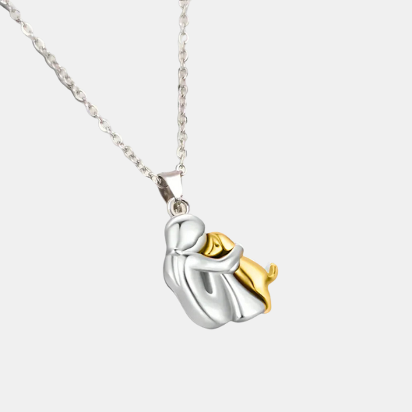 Collier avec Pendentif Étreinte – Symbole d’Amour et de Tendresse Necklaces Electro Paris