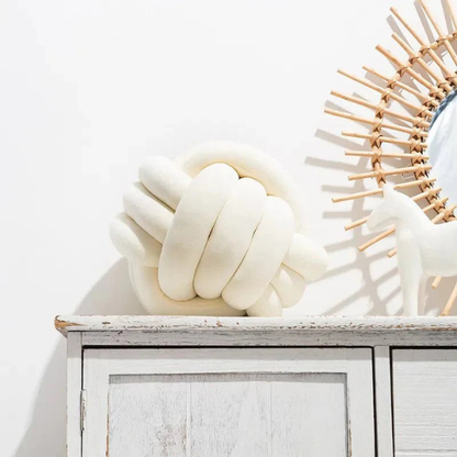 Coussin Confort et Style – Effet Suède Noué Decorative Cushions Electro Paris Nœud Blanc Crème 22cm