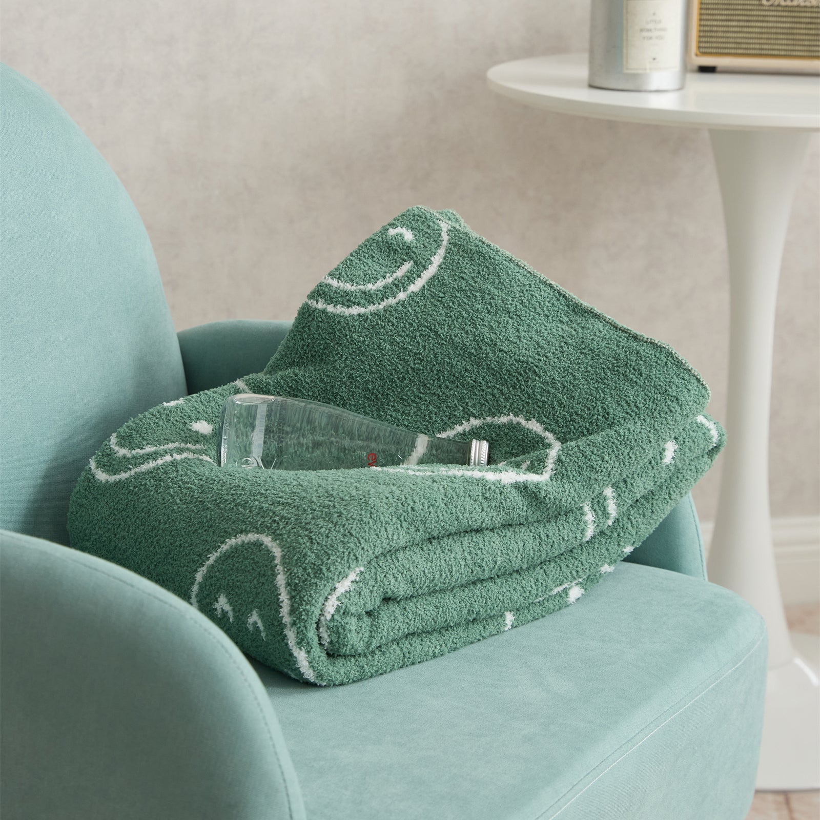 Plaid Visage Souriant – Couverture Douce avec Design Smiley pour Lit et Canapé Literie Electro Paris