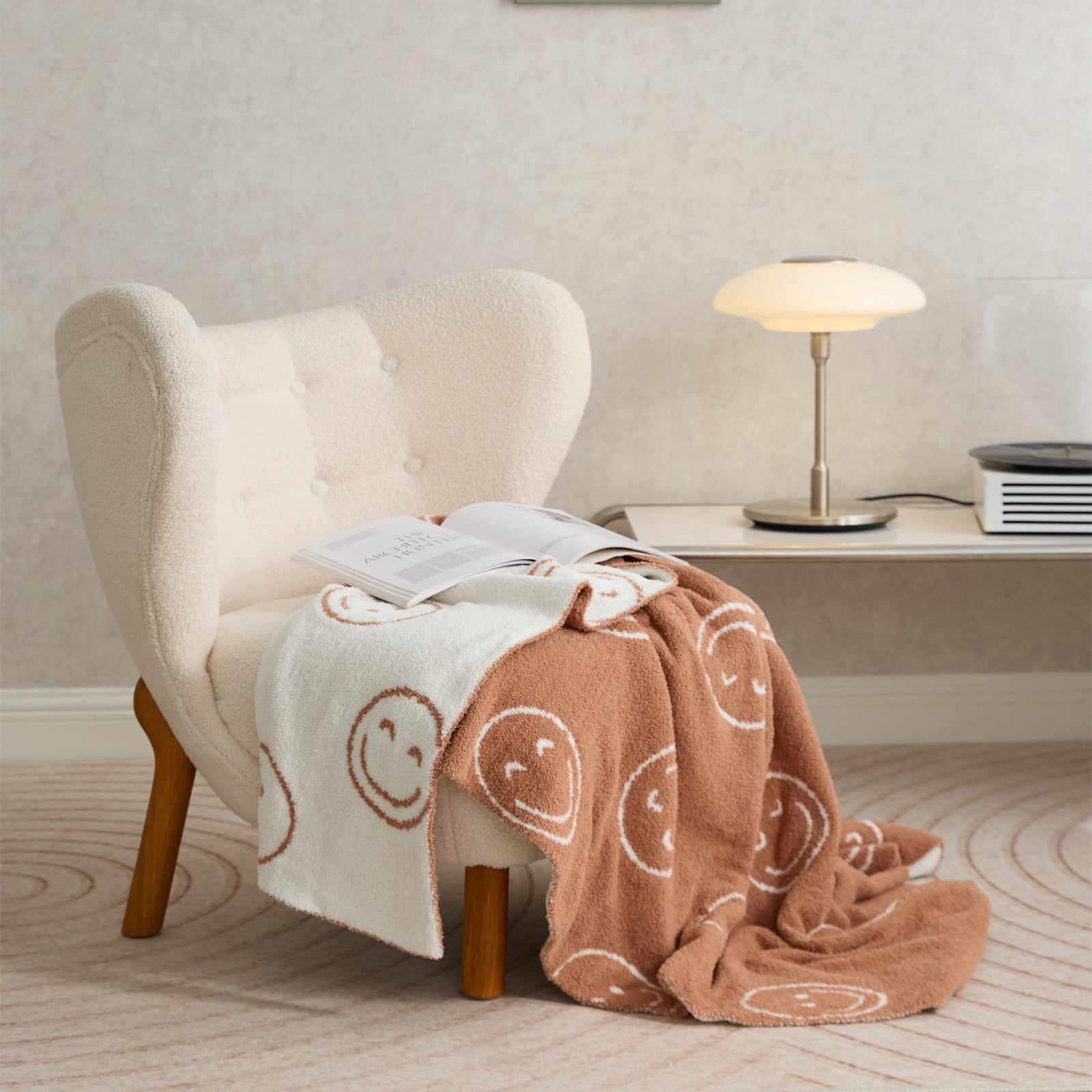 Plaid Visage Souriant – Couverture Douce avec Design Smiley pour Lit et Canapé Literie Electro Paris