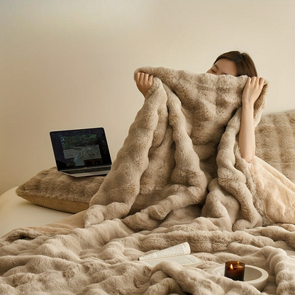 Couverture Polaire Double Face en Fausse Fourrure de Lapin pour un Confort Luxueux Literie Electro Paris Couleur Café au Lait 120x200 cm