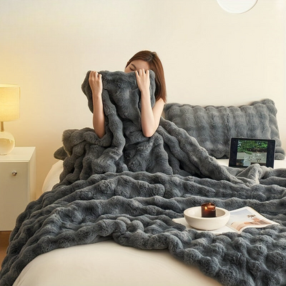 Couverture Polaire Double Face en Fausse Fourrure de Lapin pour un Confort Luxueux Literie Electro Paris