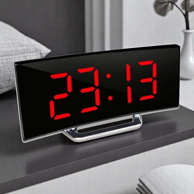 Réveil LED Digital Avec Écran Courbé Et Luminosité Automatique Pour Chambre Moderne Alarm Clocks Electro Paris Rouge
