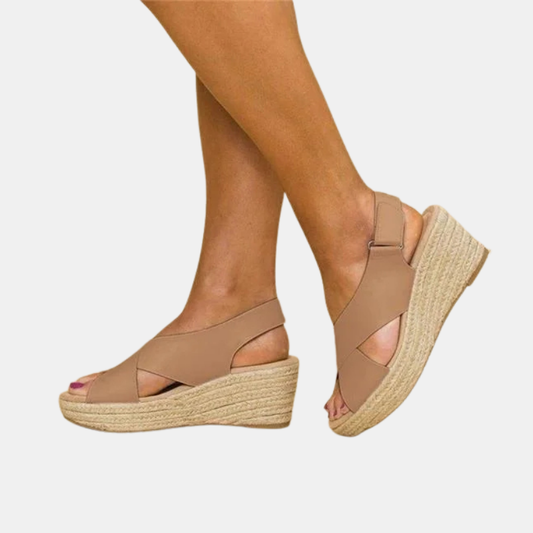 Sandales d’été pour femmes offrant confort maximal et look élégant avec talon compensé Women Sandals Electro Paris Noir 35