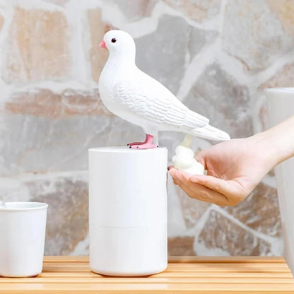 Distributeur de Savon Pigeon en Résine pour un Décor Fantaisiste Distributeurs de savon Electro Paris Blanc