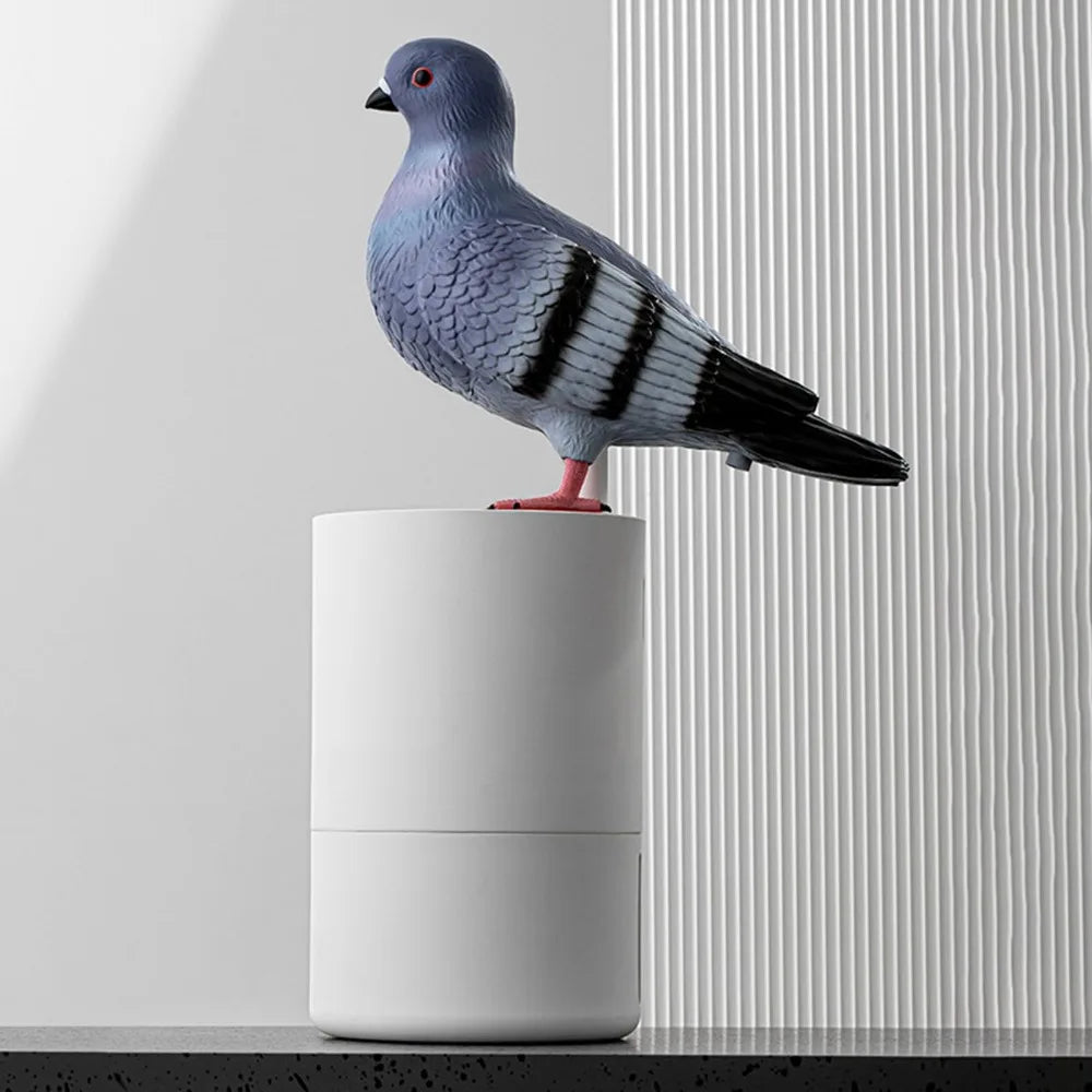 Distributeur de Savon Pigeon en Résine pour un Décor Fantaisiste Distributeurs de savon Electro Paris