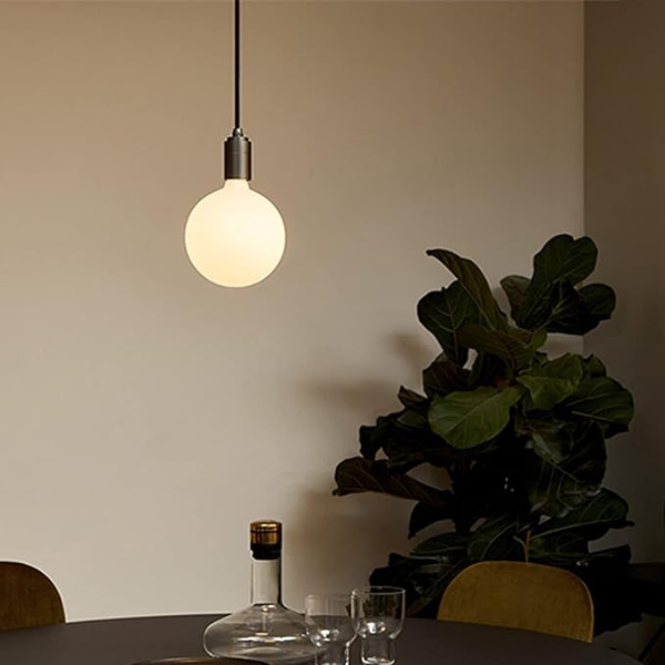 Ampoules LED – Éclairage Économique et Polyvalent Light Bulbs Electro Paris