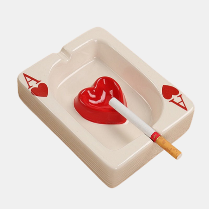 Cendrier en Céramique Red Heart Poker – Forme Carrée élégante Sculptures & Figurines Electro Paris Coeur rouge
