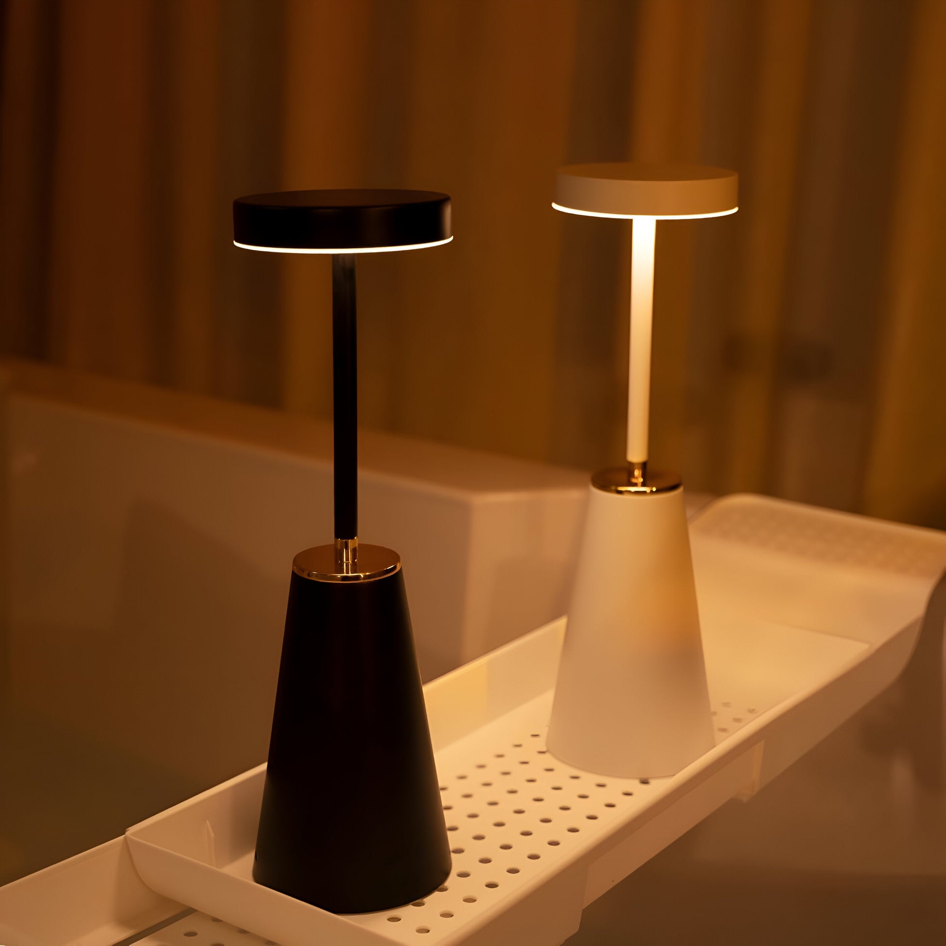 Lampe De Table Sans Fil Pour Intérieurs Modernes Avec Éclairage Tactile Ajustable Table Lamps Electro Paris