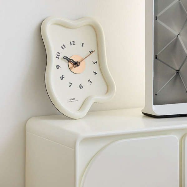 Horloge Murale Contemporaine au Design Irrégulier Wall Clocks Electro Paris