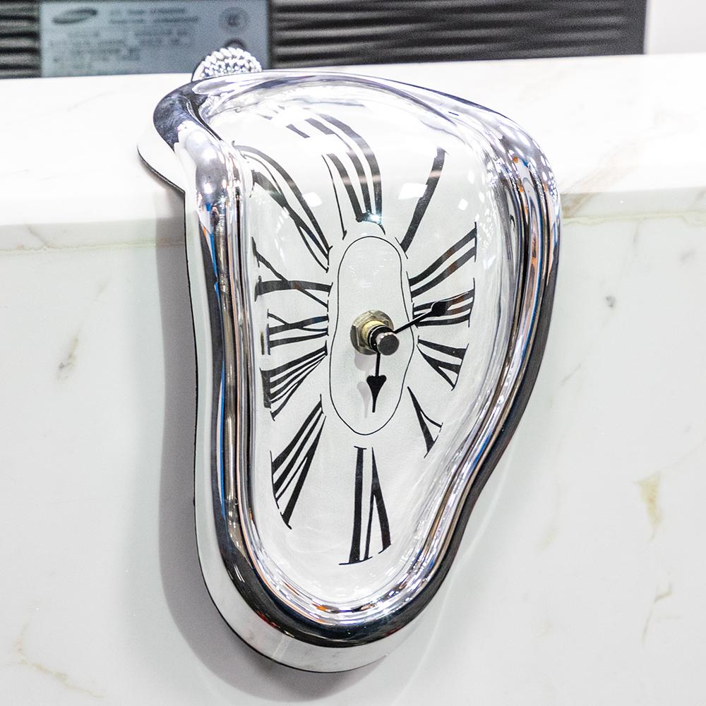 Horloge Artistique Ondoyante pour une Décoration Unique Horloges Electro Paris Argent