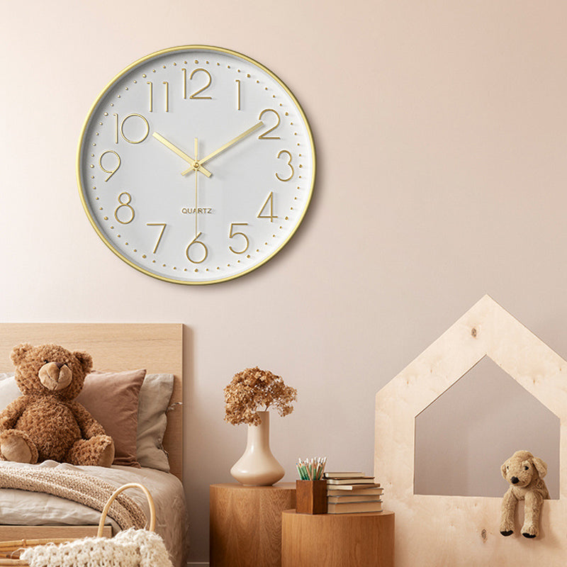 Horloge murale élégante et silencieuse avec chiffres en relief Wall clock Electro Paris