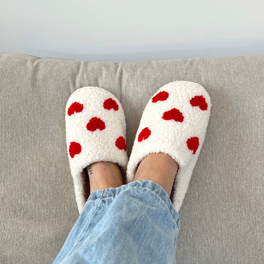 Chaussons Douillets Pour Couple Avec Motifs Coeur Pour Confort Et Élégance À La Maison Slippers Electro Paris