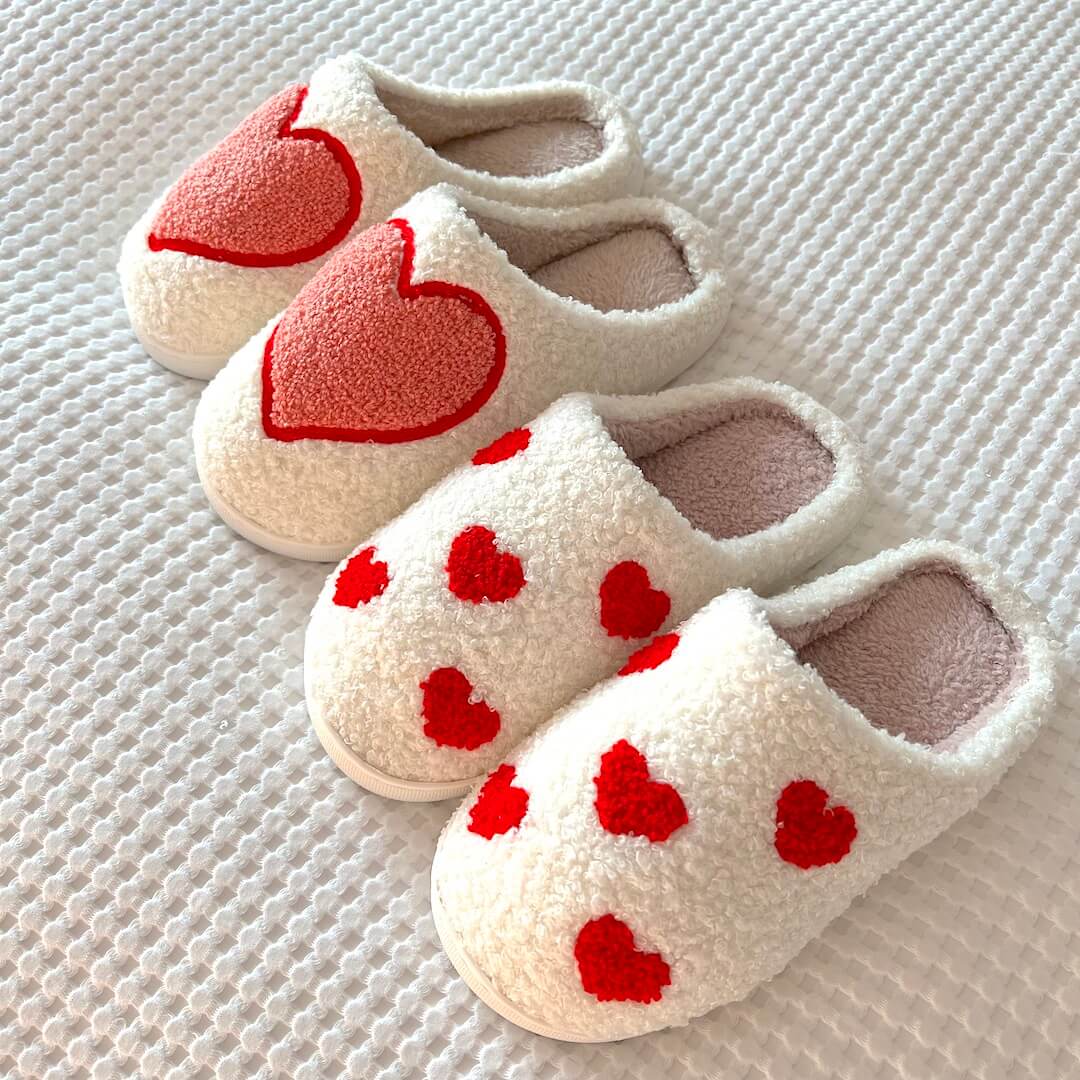 Chaussons Douillets Pour Couple Avec Motifs Coeur Pour Confort Et Élégance À La Maison Slippers Electro Paris
