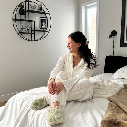 Chaussons Fluffy Nordiques Pour Maison Avec Motif À Carreaux Confortable Et Douillet Slippers Electro Paris