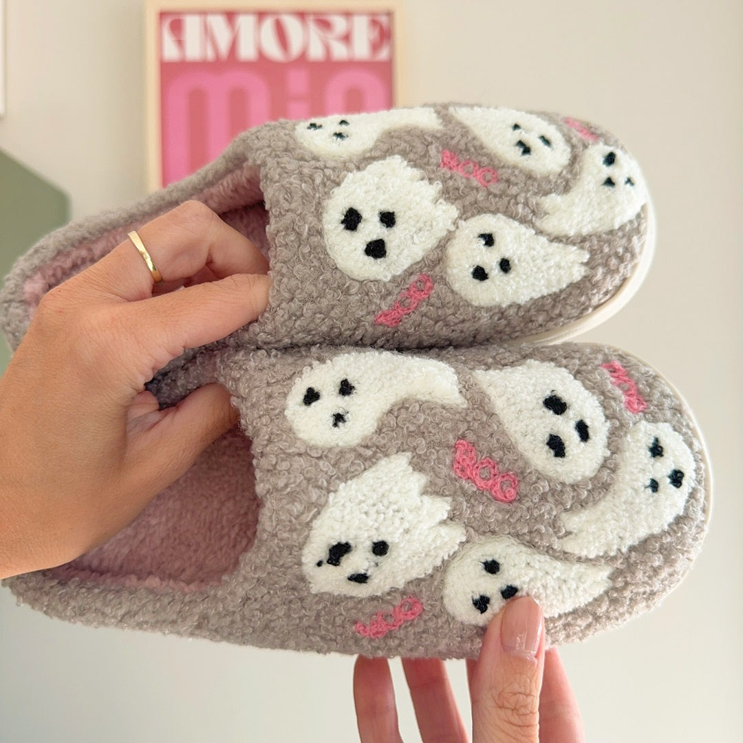 Chaussons Douillets Pour Femme Et Homme Avec Motif Fantômes Et Semelle Antidérapante Nordic Style Slippers Electro Paris