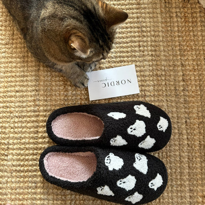 Chaussons Douillets Pour Femme Et Homme Avec Motif Fantômes Et Semelle Antidérapante Nordic Style Slippers Electro Paris