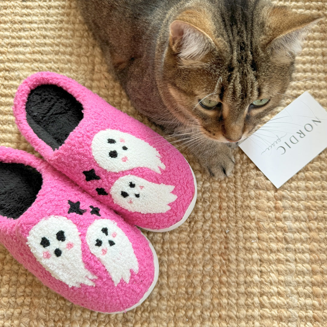Chaussons Douillets Pour Femme Et Homme Avec Motif Fantômes Et Semelle Antidérapante Nordic Style Slippers Electro Paris
