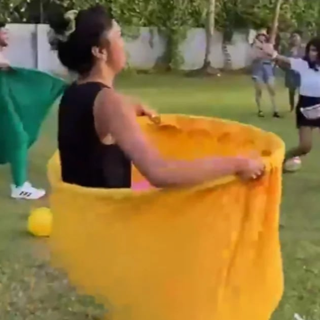 Jeu de jardin Hilarant pour Famille Jeux de société Electro Paris Jaune