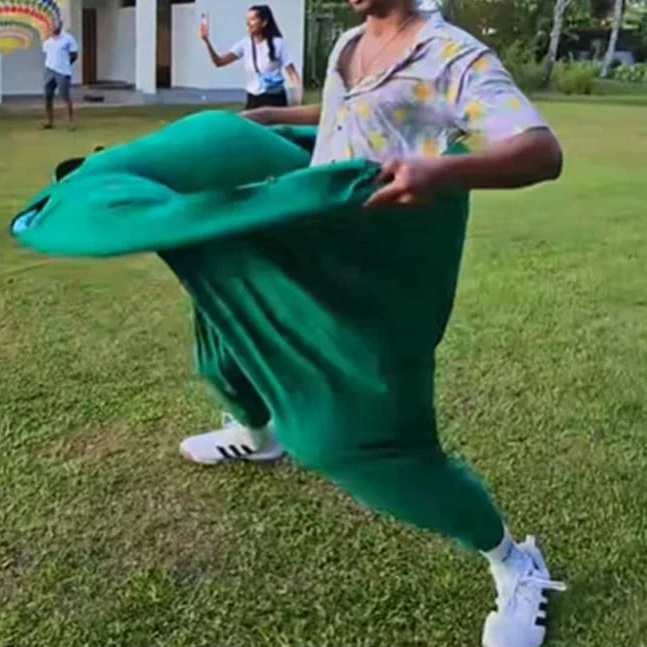 Jeu de jardin Hilarant pour Famille Jeux de société Electro Paris Vert