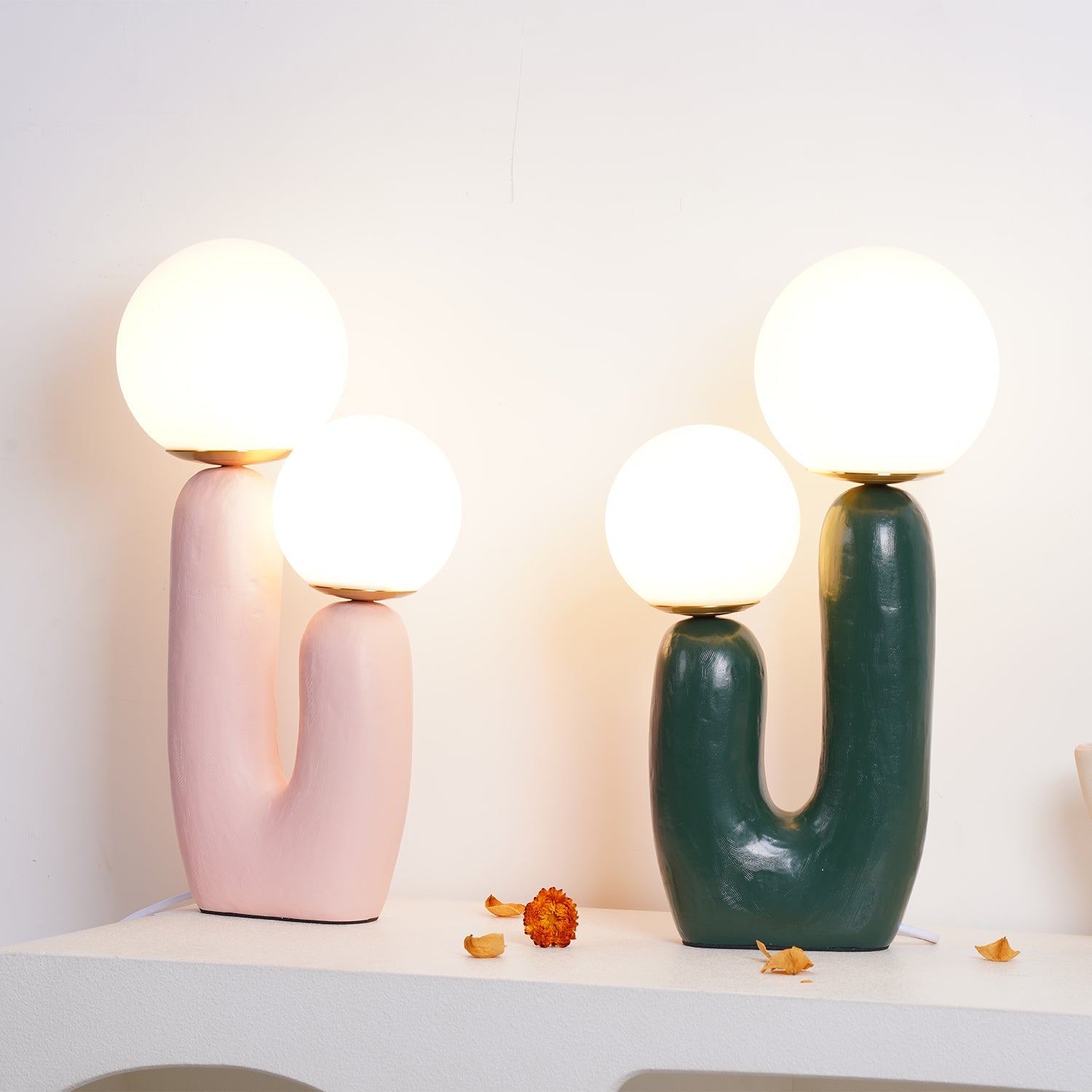 Lampe de Table Sculpturale Oo pour un Éclairage Texturé et Naturel Éclairage Electro Paris