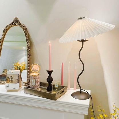 Lampe de Table Sculpturale Squiggle pour un Éclairage d'Ambiance Artistique Lampes de table Electro Paris