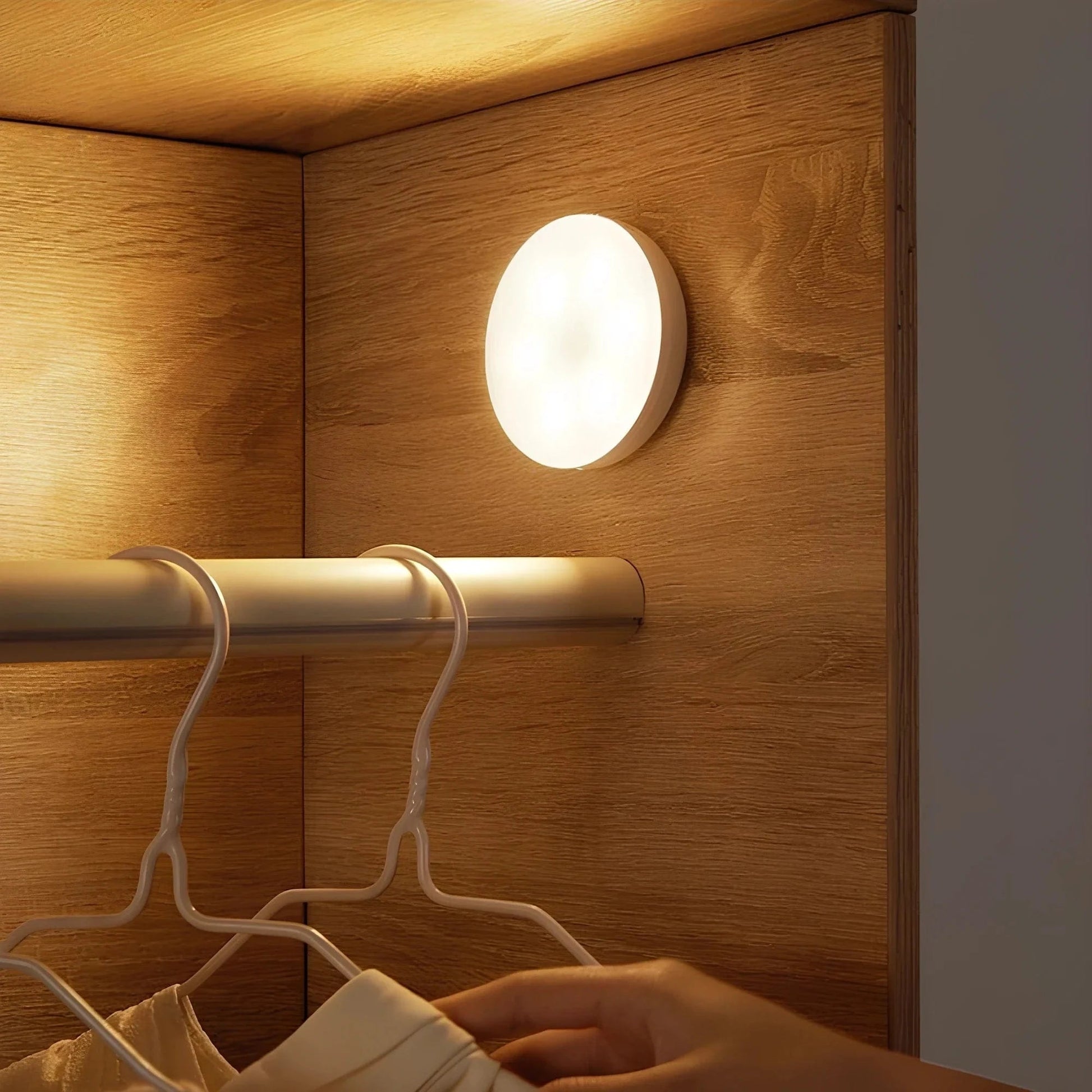 Lampe Détecteur de Mouvement LED Rechargeable – Éclairage Intelligent pour Maison Éclairage Electro Paris