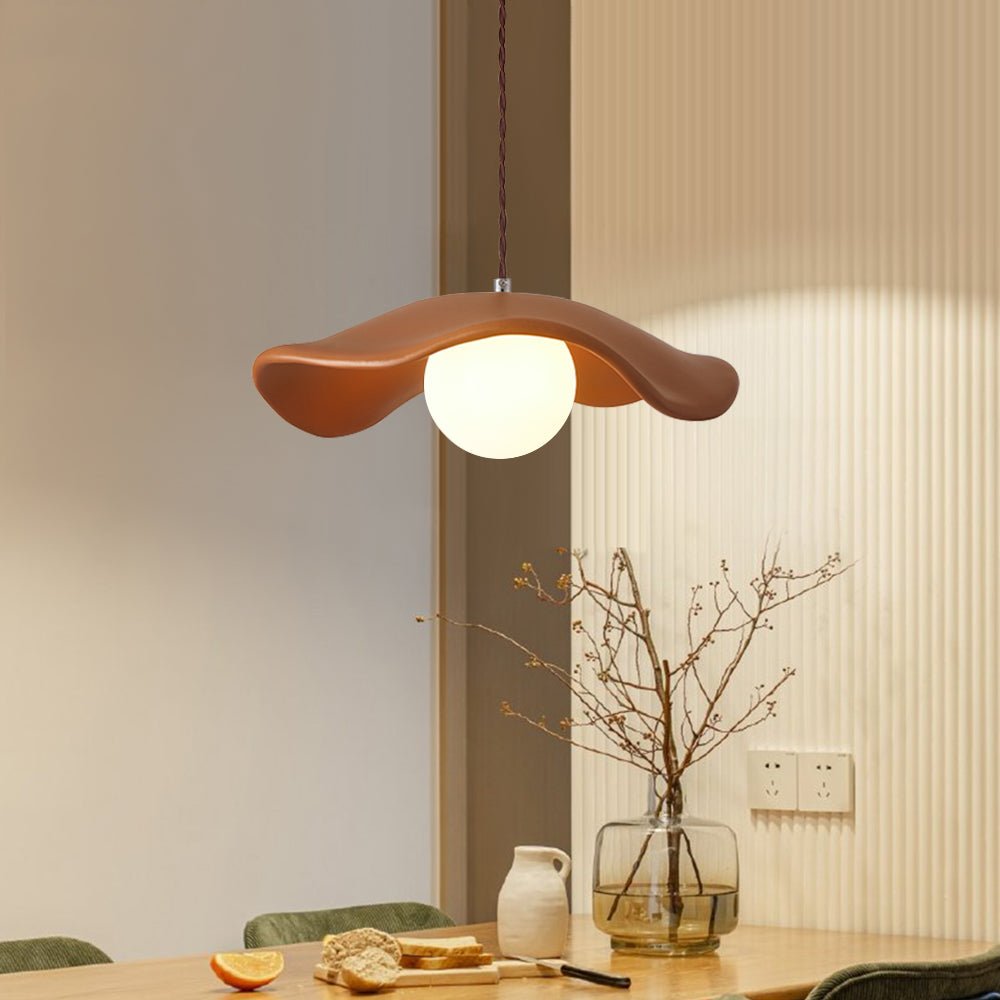 Lampe Plafonnier en Céramique avec Abat-jour Courbé au Style Wabi-Sabi Éclairage Electro Paris