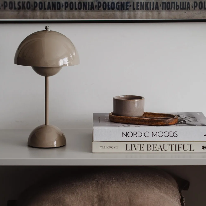 Lampe de Table LED Moderne à Éclairage Doux Table Lamp Electro Paris