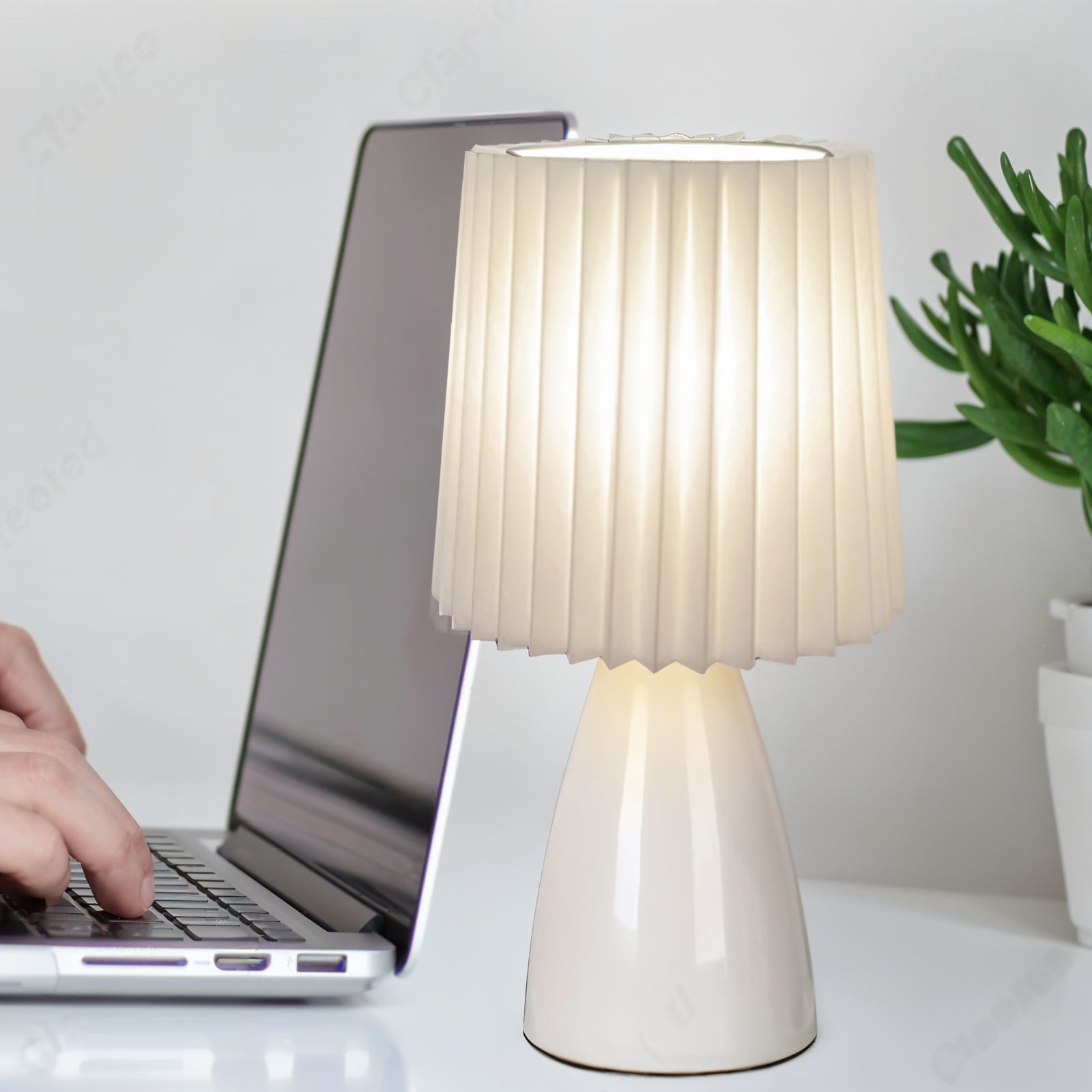 Lampe de table LED plissée pour un éclairage intérieur élégant Table Lamp Electro Paris