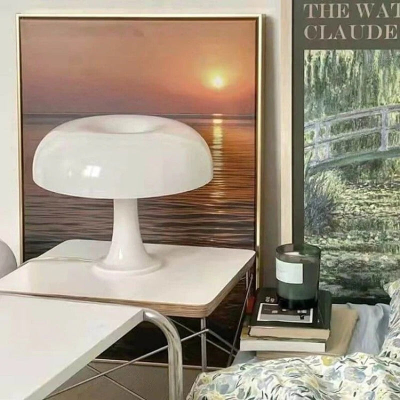 Lampe de table avec abat-jour arrondi et lumière d’ambiance chaude Table Lamp Electro Paris