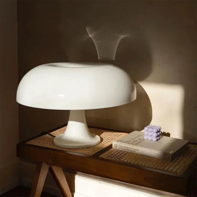 Lampe de table avec abat-jour arrondi et lumière d’ambiance chaude Table Lamp Electro Paris