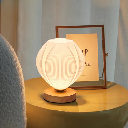 Lampe de table minimaliste en bois à la lueur douce Table Lamp Electro Paris