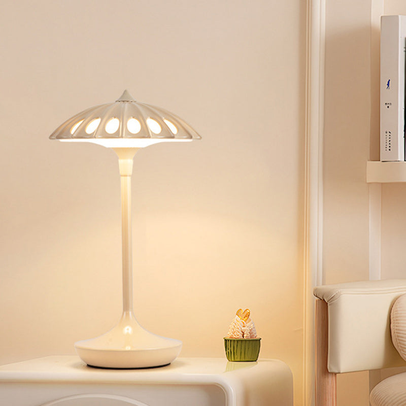 Lampe de table moderne en acrylique avec abat-jour en forme de parapluie Table Lamp Electro Paris Beige