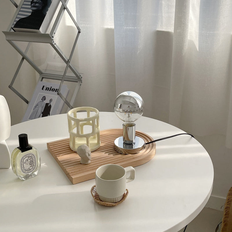 Lampe de table moderne et essentielle pour un usage quotidien Table Lamp Electro Paris