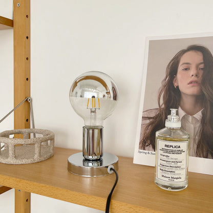 Lampe de table moderne et essentielle pour un usage quotidien Table Lamp Electro Paris