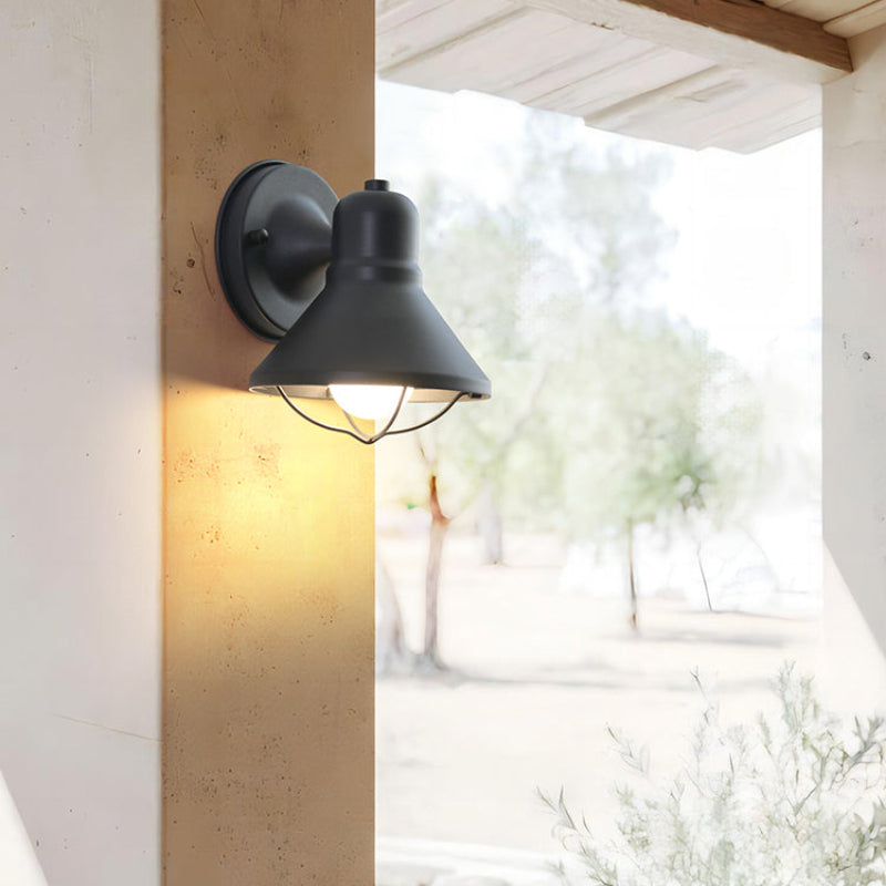 Lampe murale moderne étanche pour l'extérieur avec design artistique en fer Wall lamps Electro Paris