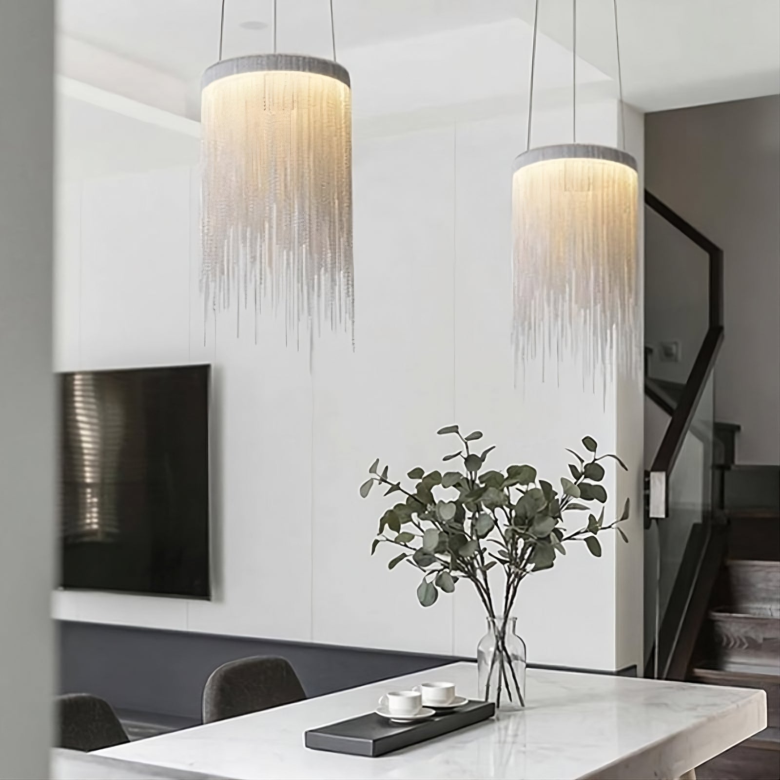 Suspension Moderne à Chaînes – Design Élégant avec Pampille en Aluminium Pendentif chaîne Electro Paris