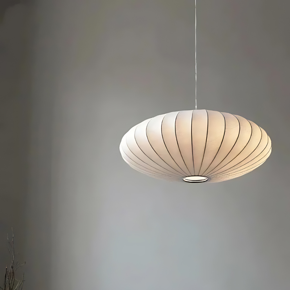 Suspension Japandi en Soie avec Abat-jour Plissé pour une Atmosphère Sereine Lampes et luminaires Electro Paris