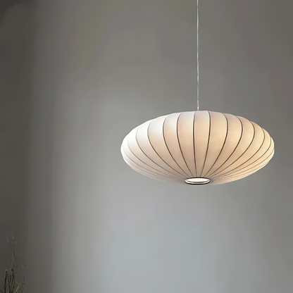 Suspension Japandi en Soie avec Abat-jour Plissé pour une Atmosphère Sereine Lampes et luminaires Electro Paris