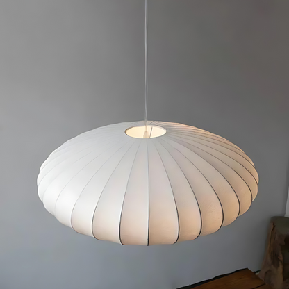 Suspension Japandi en Soie avec Abat-jour Plissé pour une Atmosphère Sereine Lampes et luminaires Electro Paris