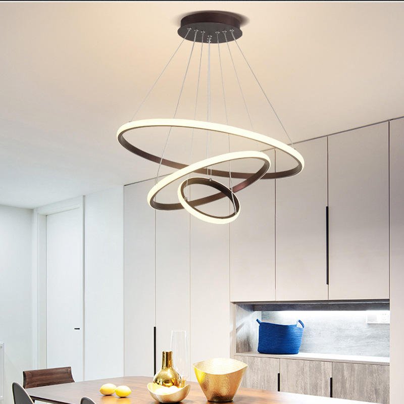 Lustre moderne à trois anneaux pour un intérieur élégant Lampe suspendue Electro Paris
