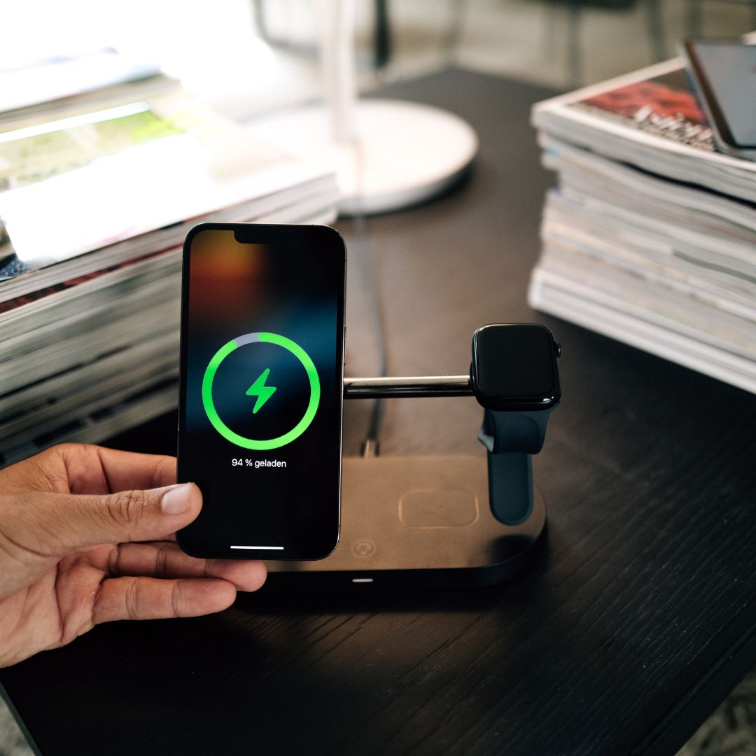 Station De Charge Sans Fil 3 En 1 Avec Port USB-C Supplémentaire Pour Téléphone, Montre Et Écouteurs Wireless charger Electro Paris