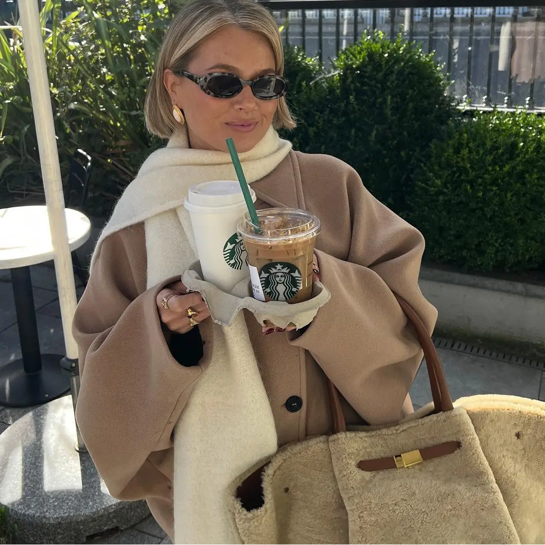 Manteau Hiver Femme Oversized en Laine Douce avec Poches – Élégance Décontractée pour les Jours Frais Manteaux et vestes Electro Paris