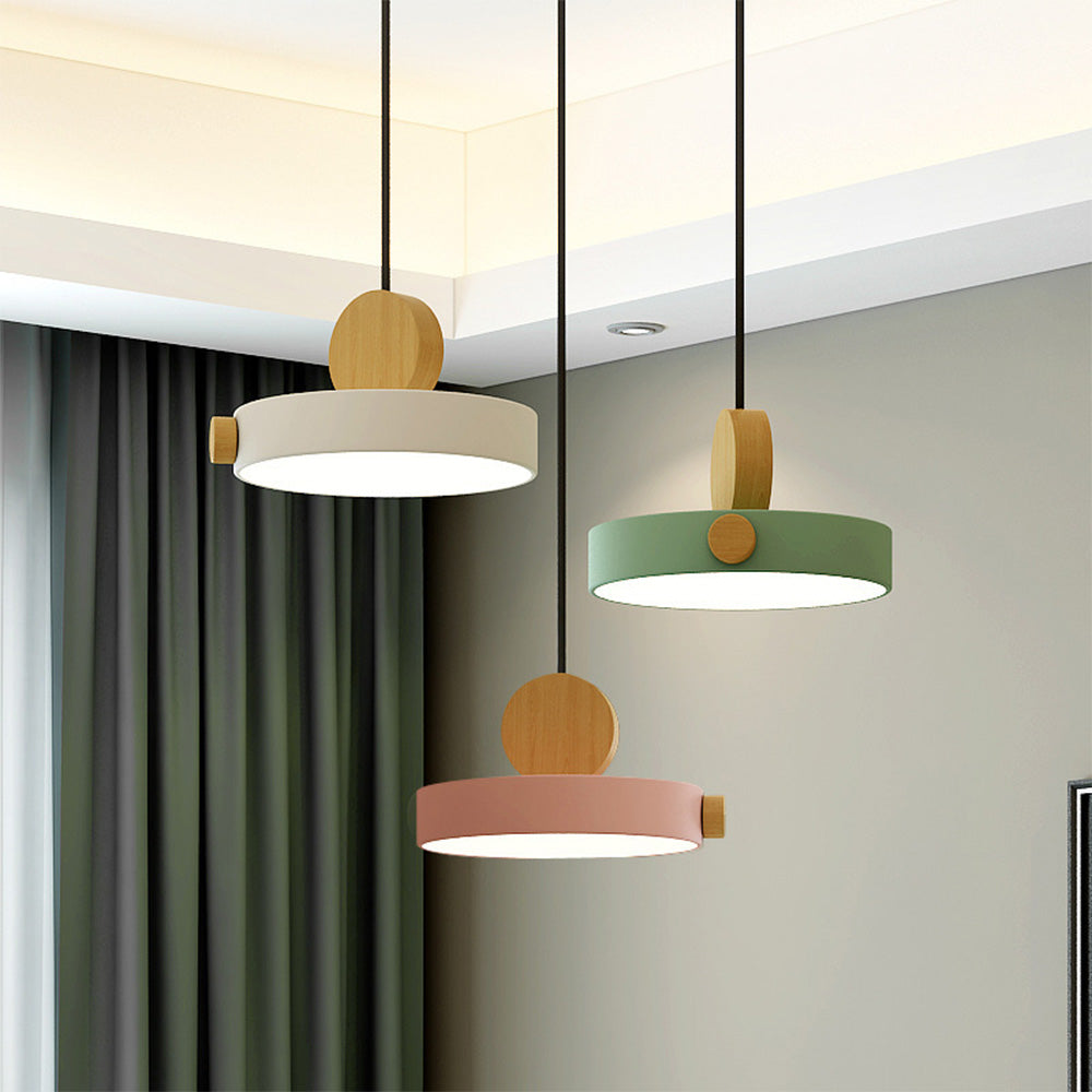 Mini plafonnier coloré avec détails en bois Ceiling Lamp Electro Paris