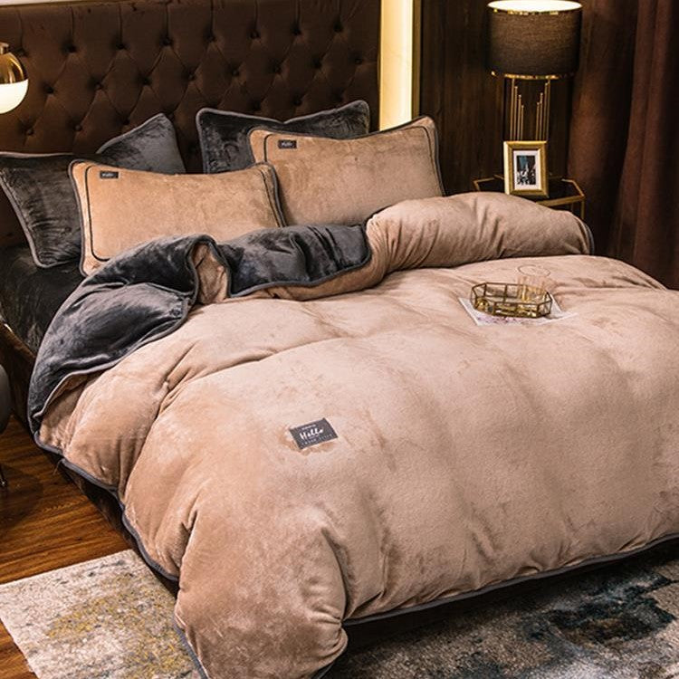 Parure De Lit Complète Velós En Velours Fin Pour Luxe, Confort Et Tranquillité Absolue Velos Complete Bedding Set Electro Paris